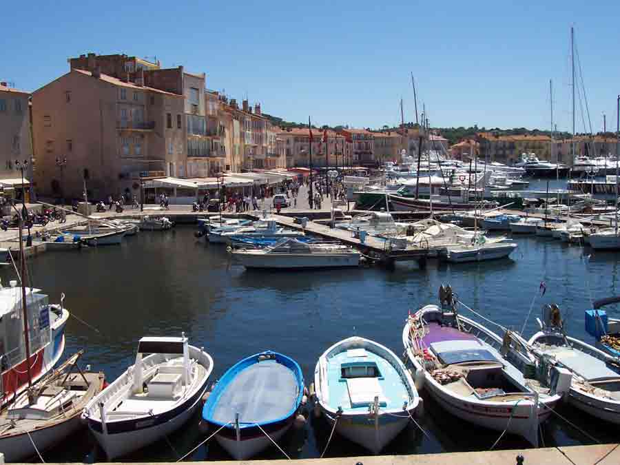 Vieux-Port de Saint-Tropez, destination phare sur la Côte d’Azur pour un séjour en camping Tohapi en France